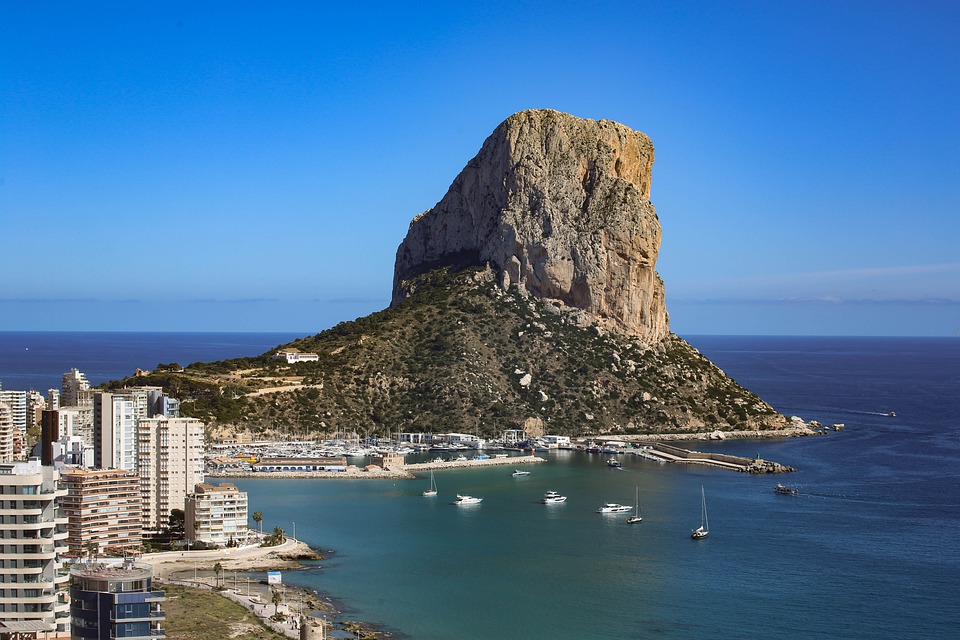 Exploring the Unmatched Vibrancy of Benidorm: Spain's Favorite Beach Destination