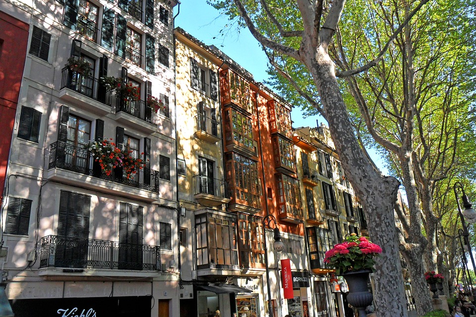 Unveiling the Allure of Peñíscola: Spain's Majestic Town Filled with Architectural Marvels