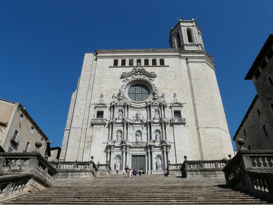 Exploring the Enchanting streets of Girona: A Guide to Catalonia's Hidden Gem