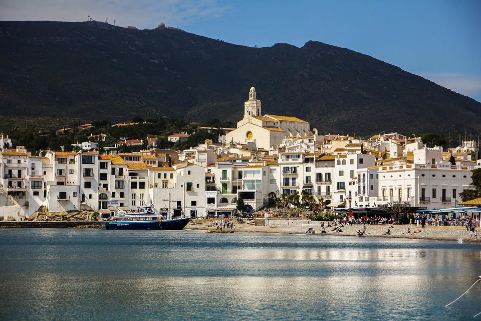 From Historic Monasteries to Stunning Beaches: Sant Feliu de Guíxols Has It All