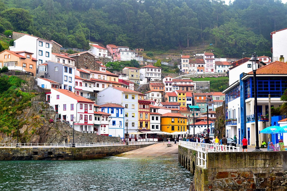 Oropesa Del Mar: A Paradise for Sunseekers and Foodies