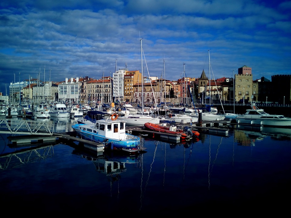2) Unleash Your Wanderlust: Exploring Vinaròs' Charming Town and Beautiful Beaches