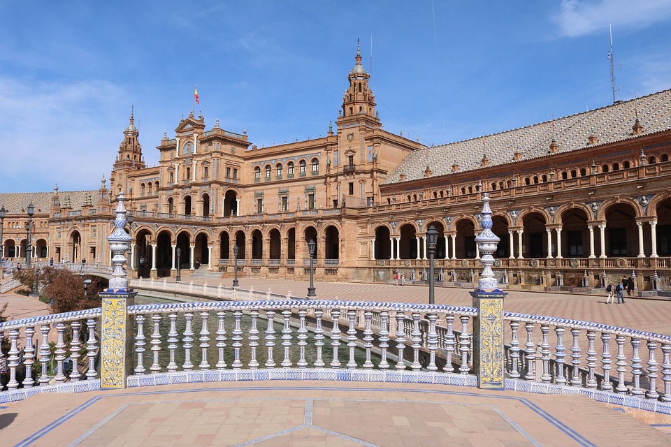 From Vibrant Cities to Tranquil Beaches: Discovering Costa Blanca's Diverse Beauty