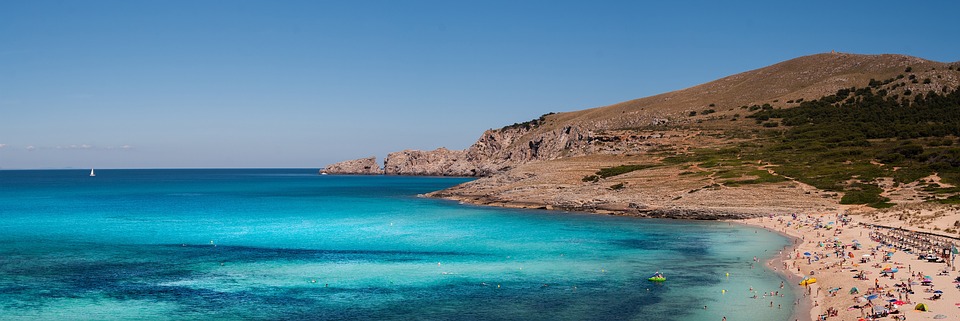 Celebrate Life in Benicàssim: Discover the Local Traditions and Festivals