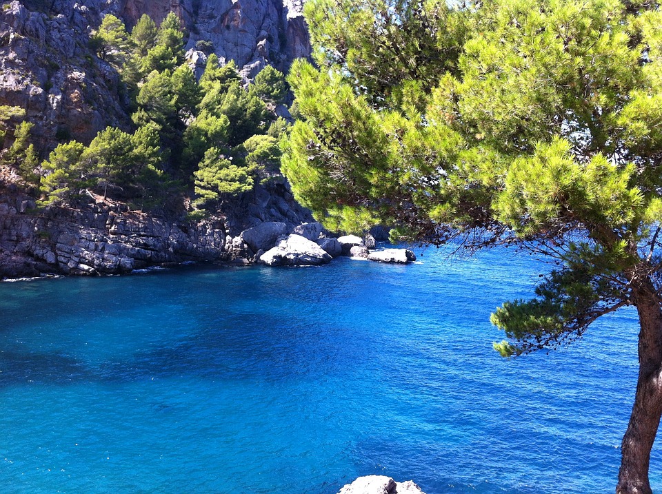 Peñíscola: Where Sun, Sea, and Spectacular Castle Views Converge