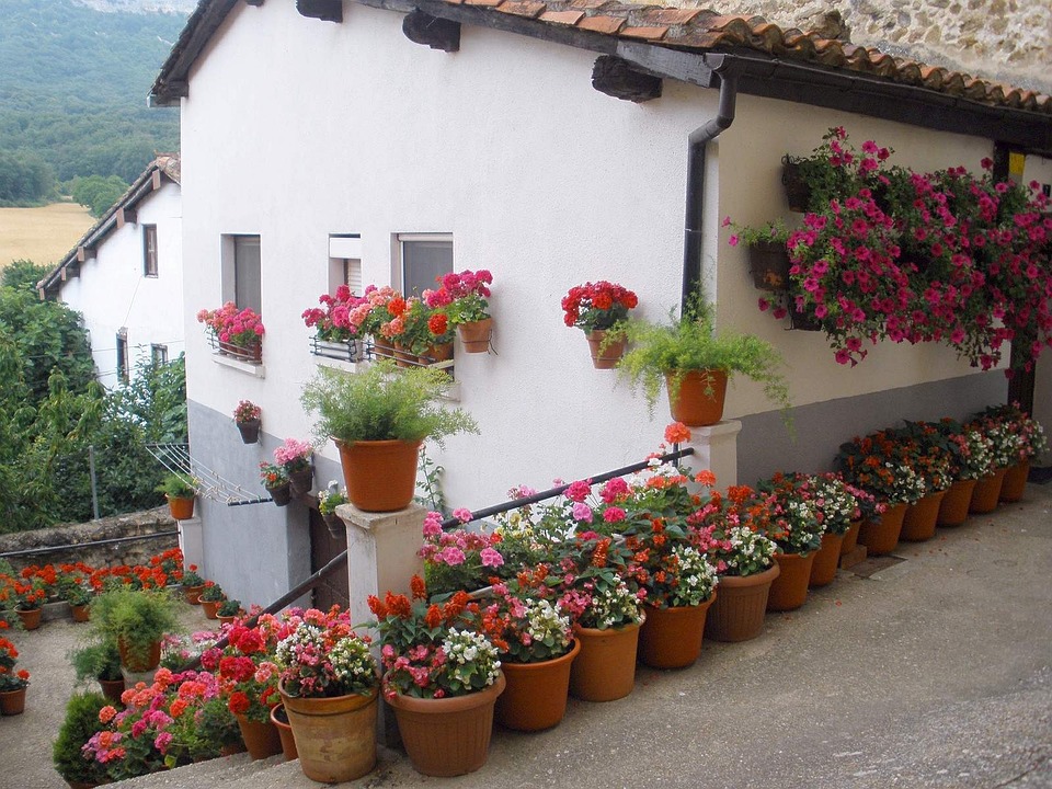 Arenys de Mar's Artistic Legacy: Exploring the town's Art Galleries and Cultural Scene